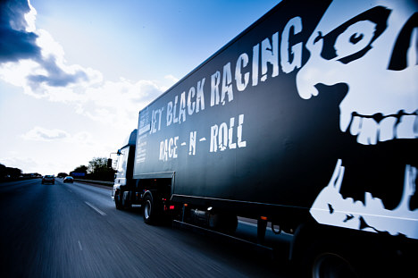 Jet Black Racings truck er sendt afsted til Nürburgring.